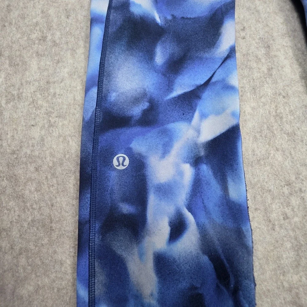 lululemon athletica pictures accurately